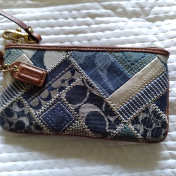 Coach Wristlet - Picture 1 of 4